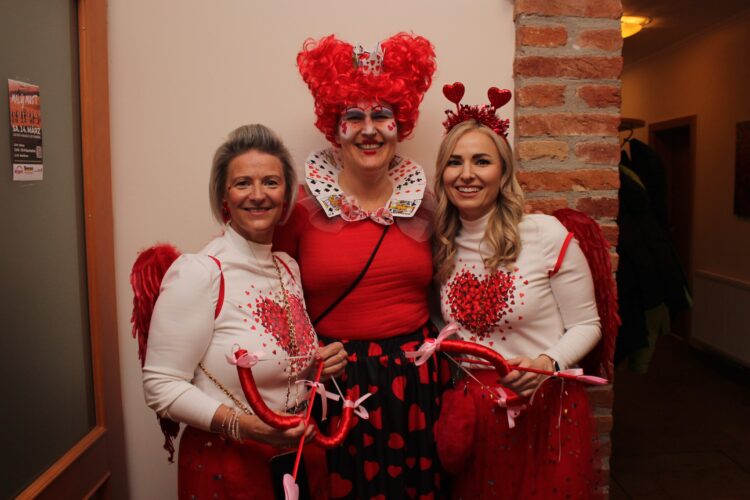 Traberger Maskenball im Zeichen der Liebe